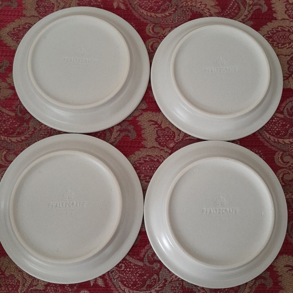 4 Pfaltzgraff Yorktowne Tea Cup Mugplates Size:OS Pfaltzgraff Yorktowne - Picture 4 of 5